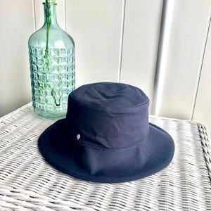 Helen Kaminski navy blue Bucket Hat size Med Australia beach hat 3” brim